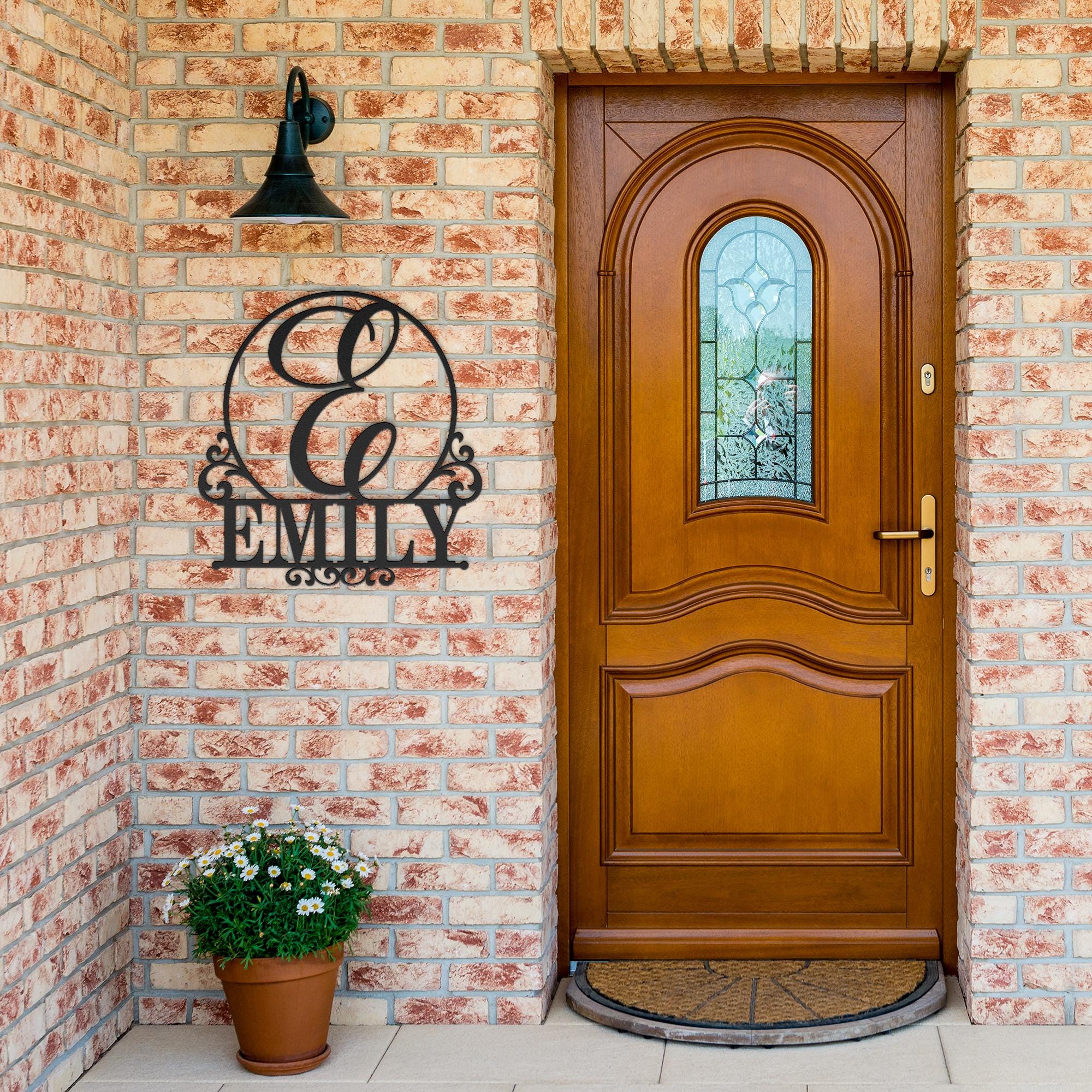 Personalized Metal Last Name Sign: Elegant Monogram Wall Decor
